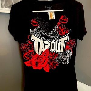 Tapout V-neck tee, print on front and back